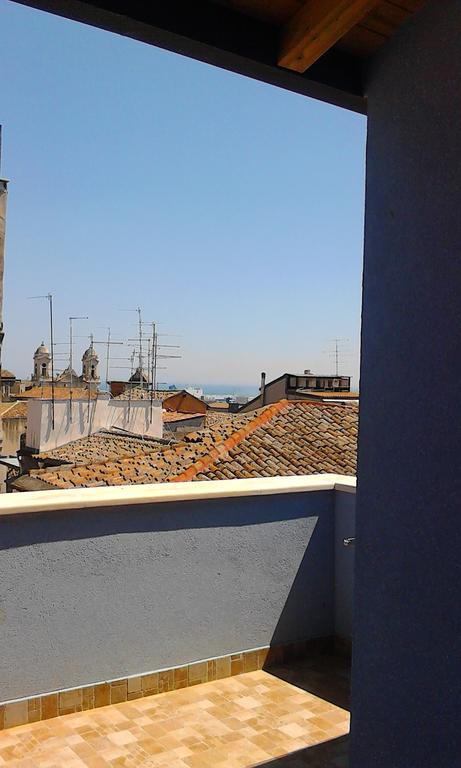 Sky Apartments - Catania City Center Esterno foto